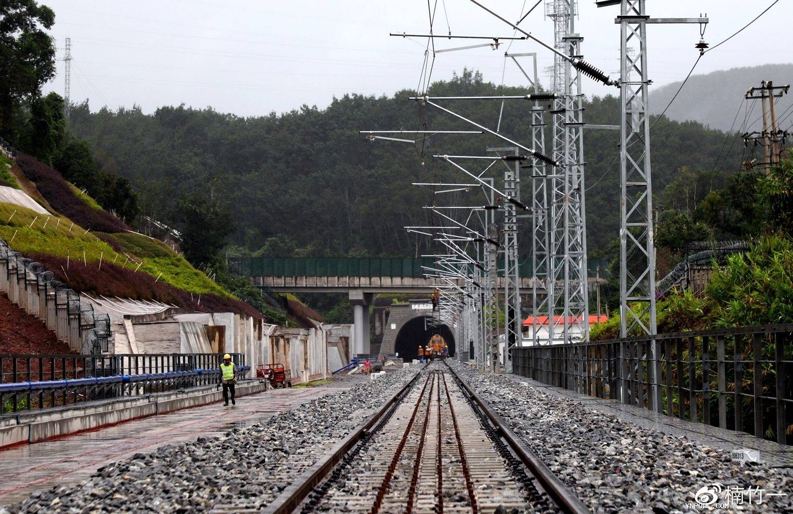 中老鐵路國(guó)內(nèi)段玉磨鐵路已貫通隧道31座 
